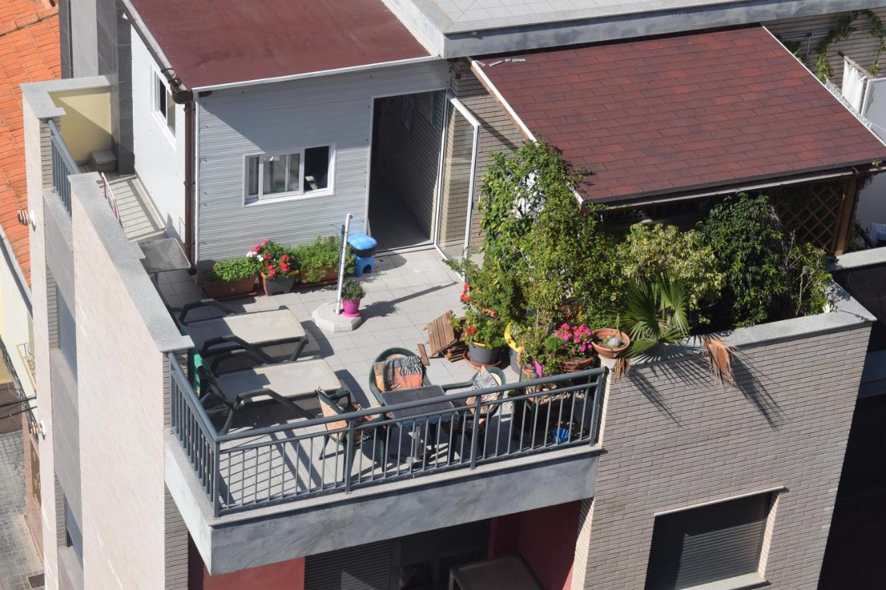 Homestay Familiar En Un Atico Con Gran Terraza Y,cocina ,en La Playa