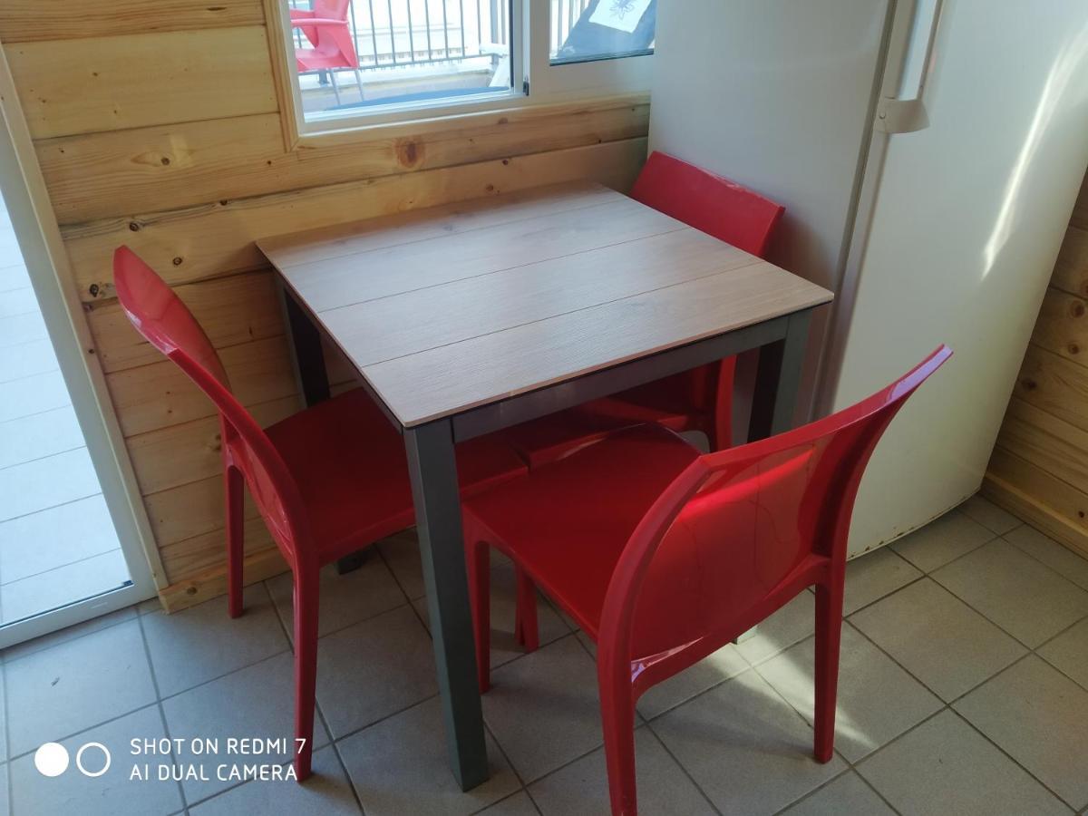 Familiar En Un Atico Con Gran Terraza Y,cocina ,en La Playa Allotjament en família *