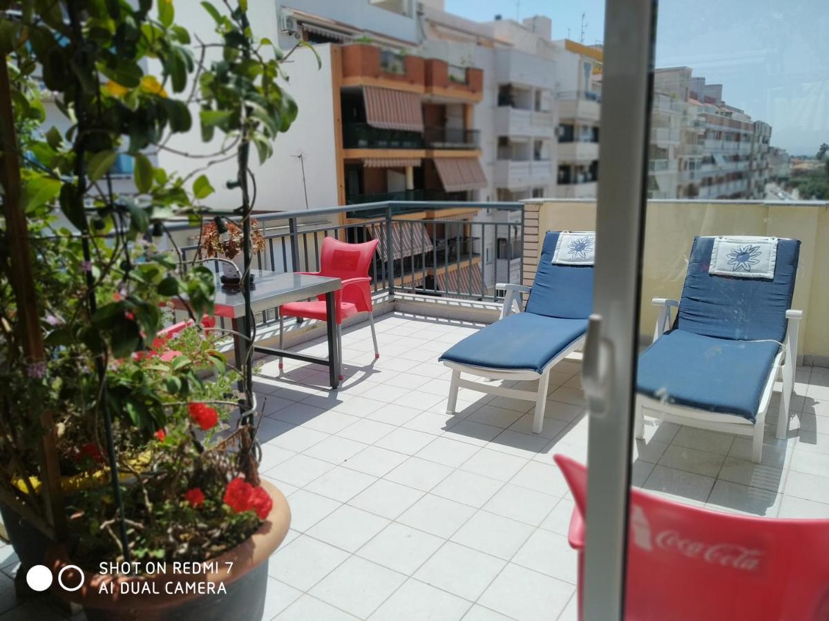 Homestay Familiar En Un Atico Con Gran Terraza Y,cocina ,en La Playa *