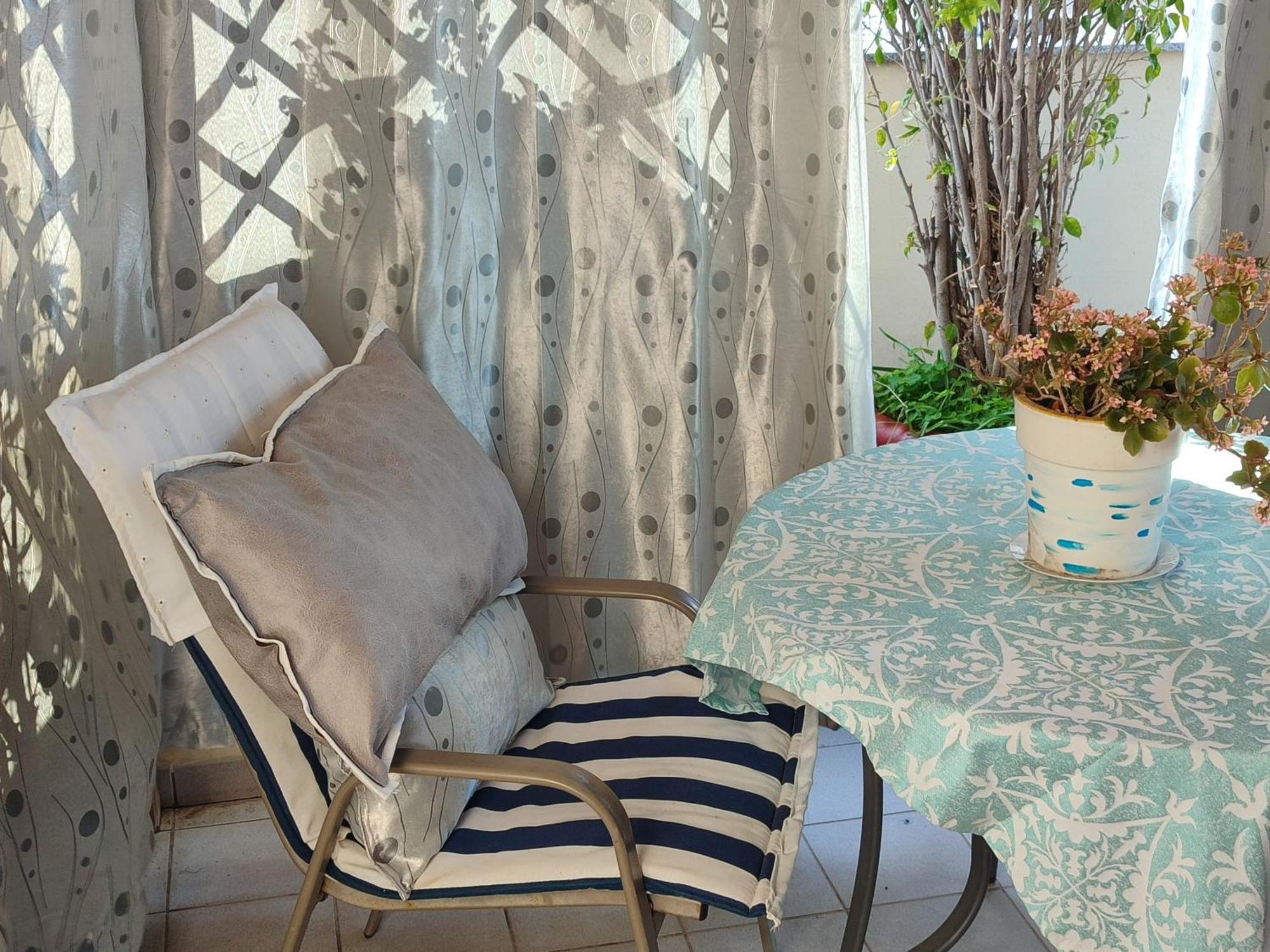 Homestay Familiar En Un Atico Con Gran Terraza Y,cocina ,en La Playa *